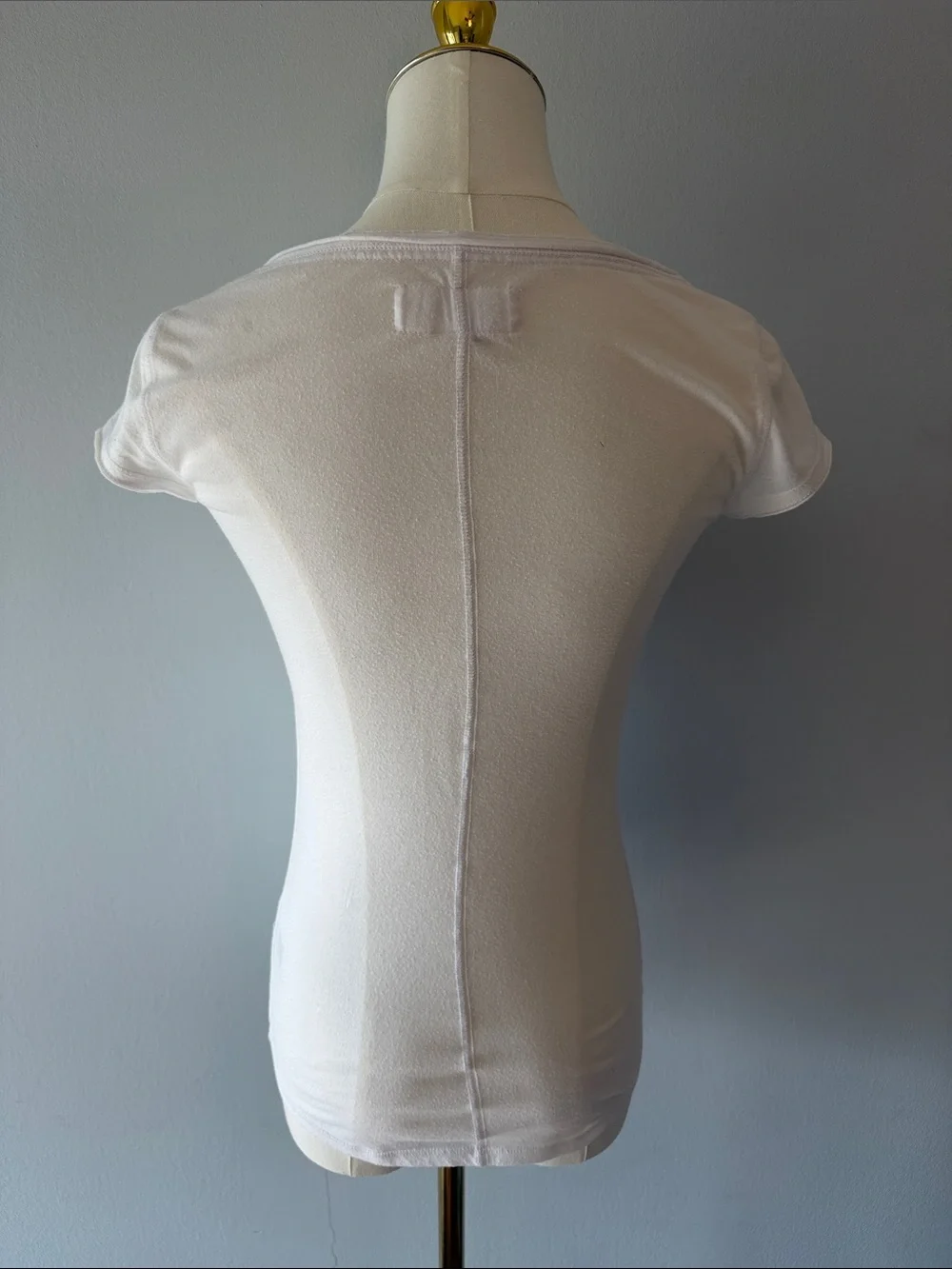 2000’s aéropostale Women’s White Floral and Sequined Print Short Sleeve Top